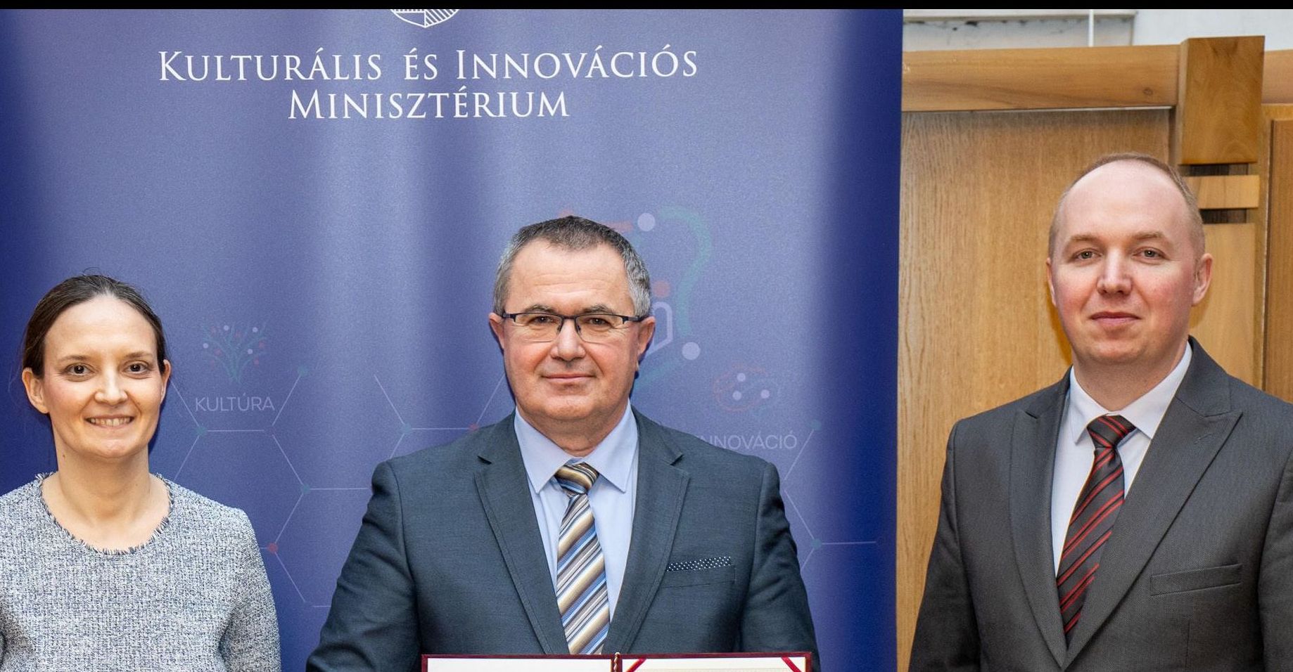 Miniszteri elismerés Uzelman Tamás részére