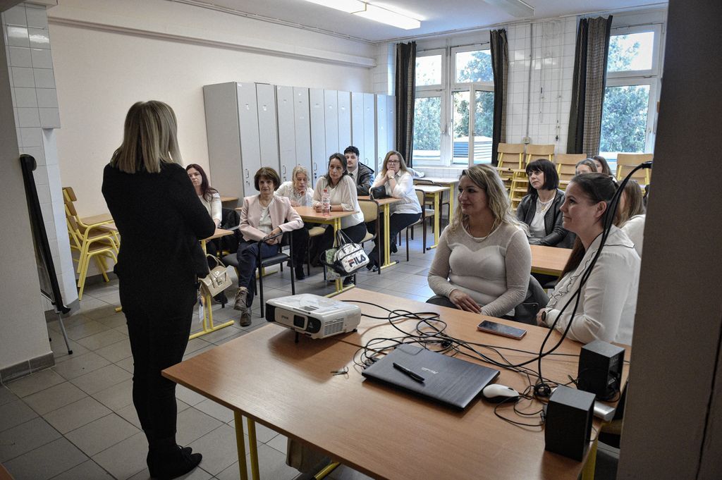 Átvehették okleveleiket a gyöngyösi Bugát Pál Kórház első saját képzésén végzett nővérek