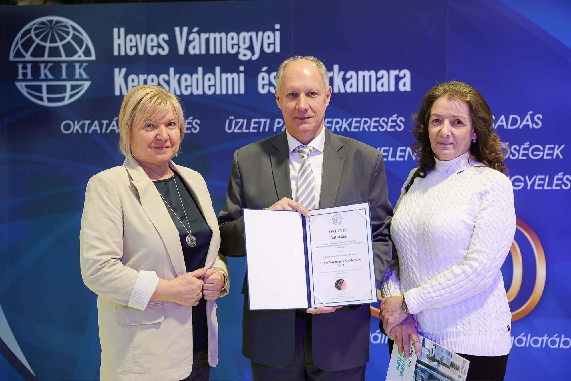 Heves Vármegyei Szakképzési Díjat kapott a Sárvári Kálmán Technikum oktatója