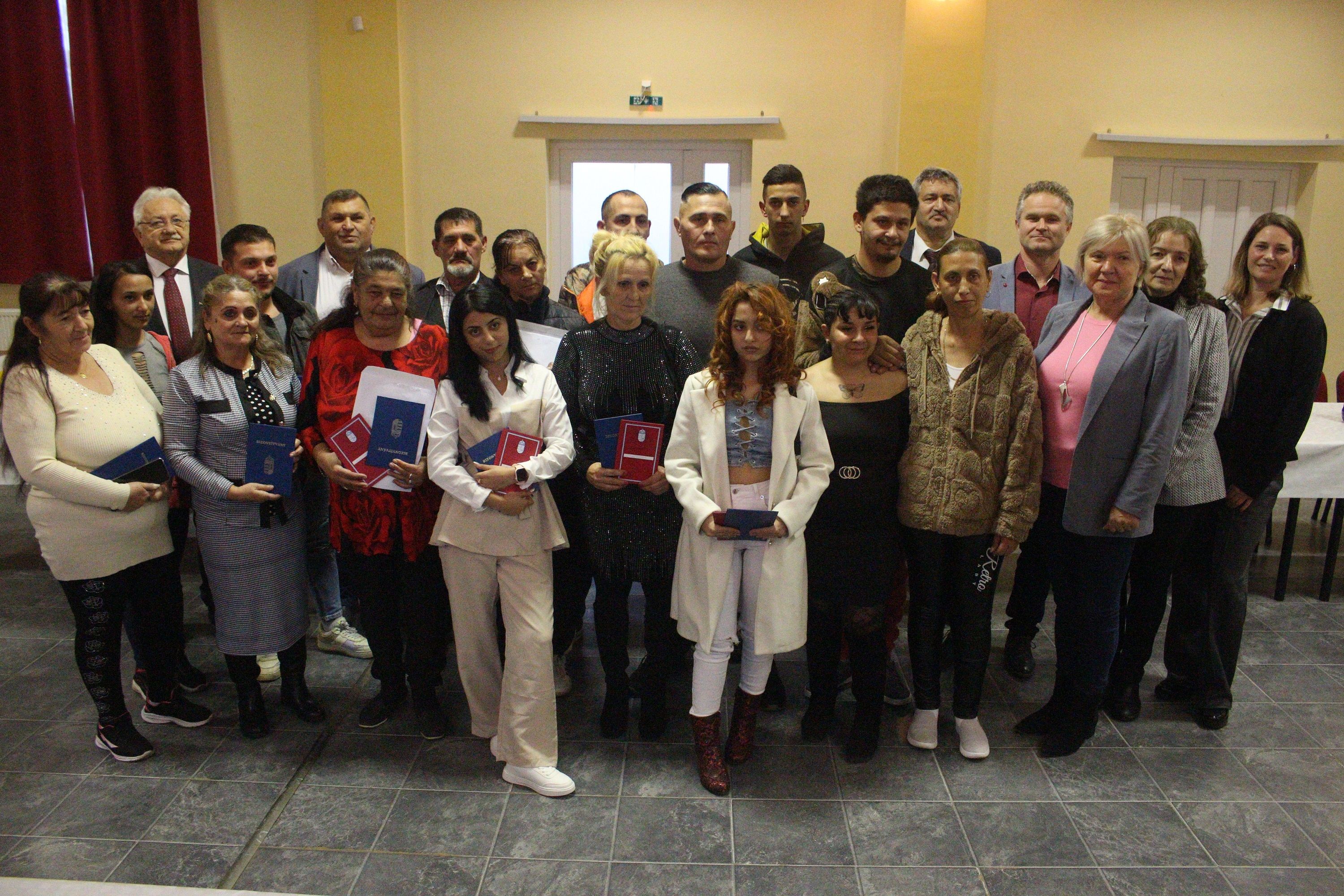 Tanulással javítanak esélyeiken a dobbantó program résztvevői