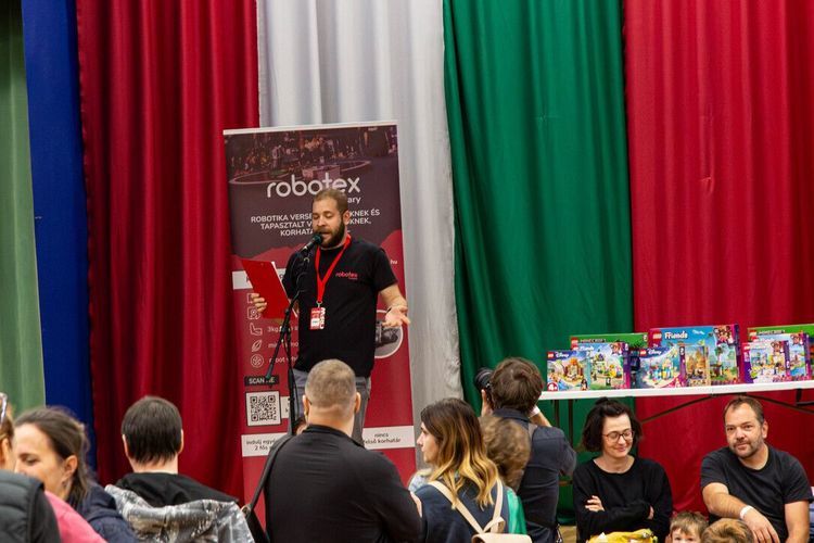 A Remenyik diákjai a Robotex Hungary versenyen