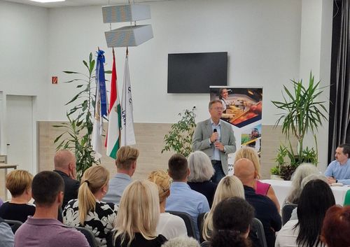 Hankó Balázs is részt vett a Sárvári Kálmán Technikum tanév-előkészítő szakmai értekezletén