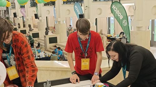 FIRST LEGO League: a REZSI diákjai kiemelkedő teljesítményt nyújtottak Miskolcon