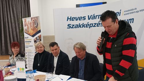 Fakanál és lúdtoll csatája Egerben