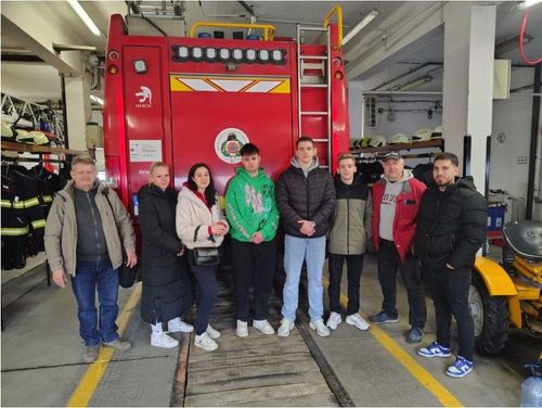 A hivatásról és tűzvédelemről is kérdezhették a tűzoltókat a Március 15. Technikum diákjai