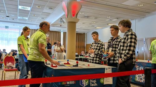 A Project RezsiX csapata a Future Innovators kategóriában továbbjutott a WRO nemzeti döntőjébe!